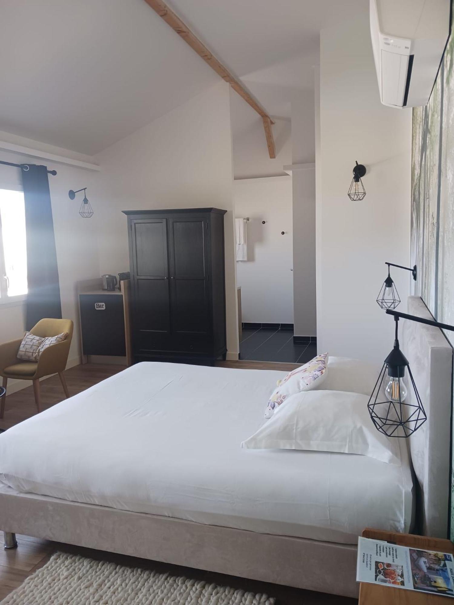 Merion Hotel Вилар-ле-Домб Екстериор снимка